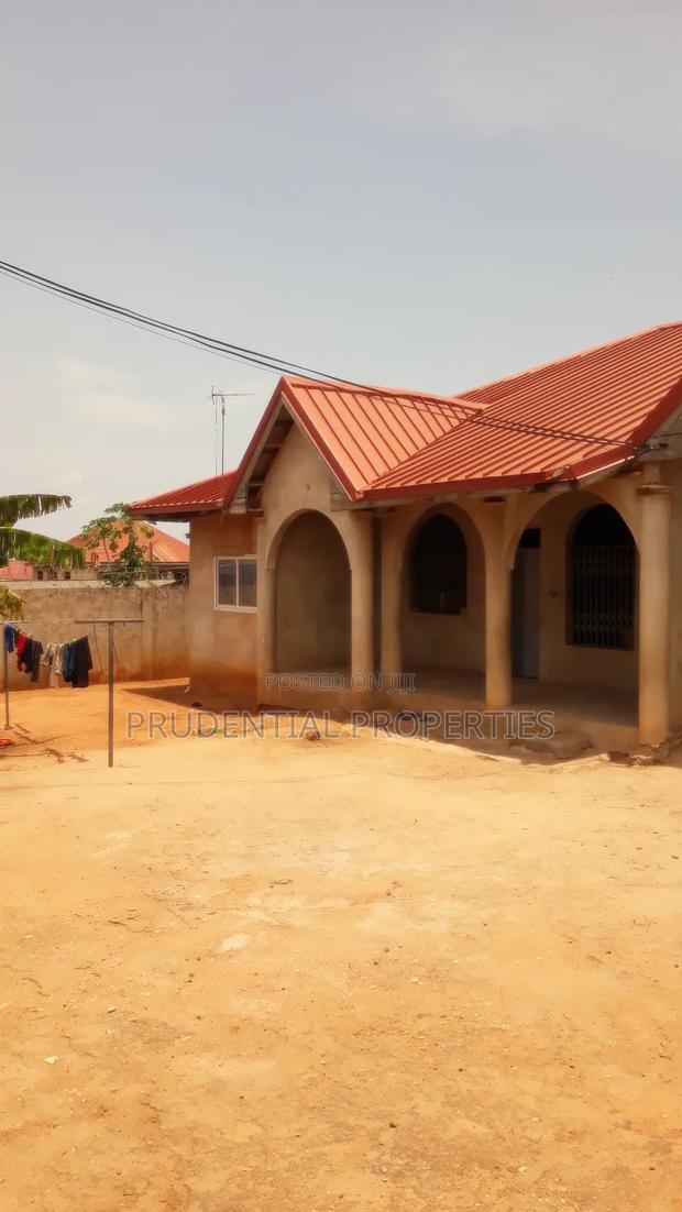 3bdrm House in Gbawe for sale · Photo 6