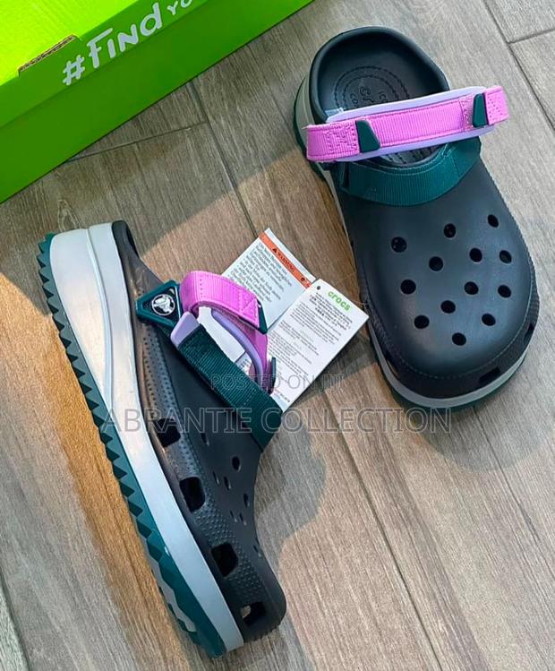 Crocs Classic Hiker Clog · Photo 2
