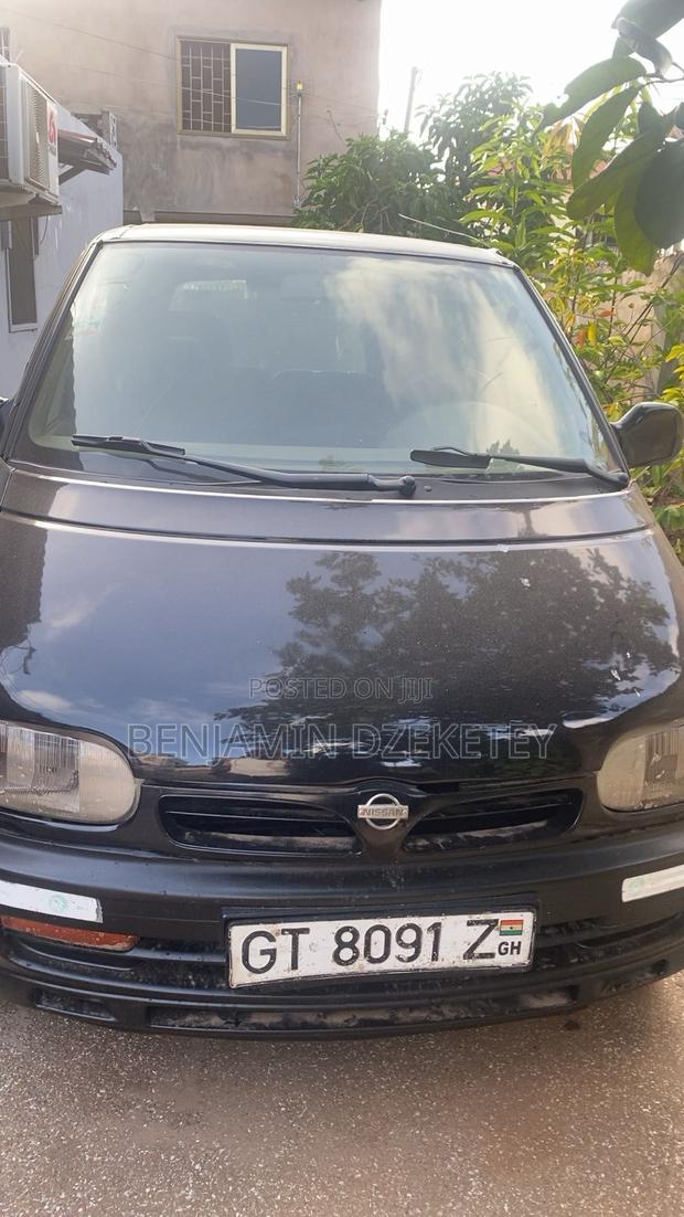 Nissan Caravan (Urvan) 2000 Black · Photo 1