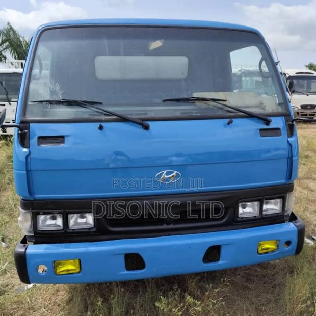 2002 Hyundai Mighty 1 · Photo 2