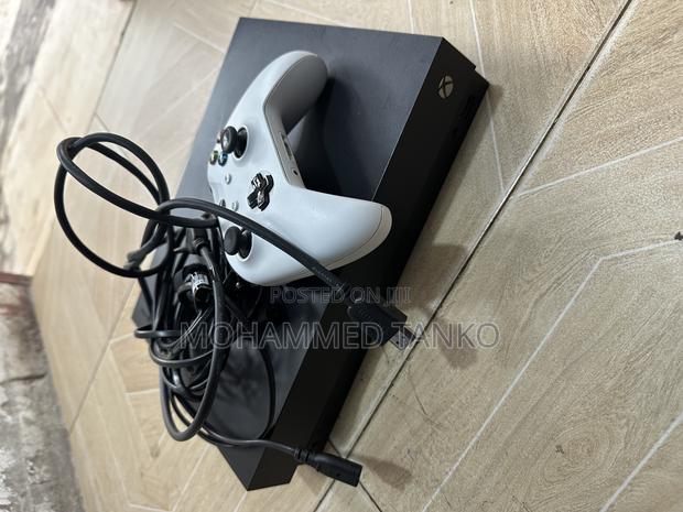 Xbox One X Loaded With 12 Games With Fc25 · Photo 1