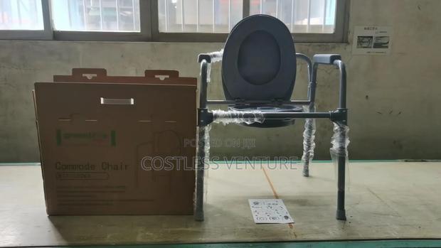 Greenlife Commode Chair · Photo 2