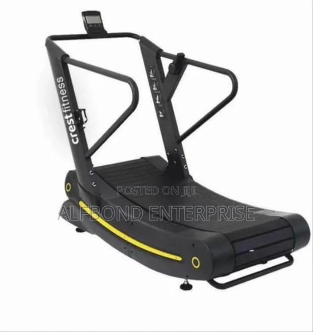 Commercial Gymost Curved Treadmill · Photo 1