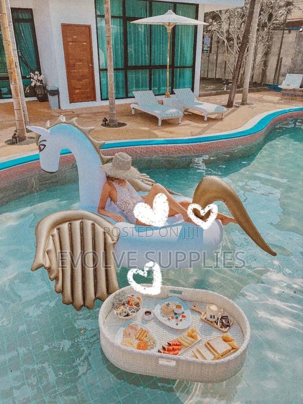 Floating Breakfast Basket · Photo 6