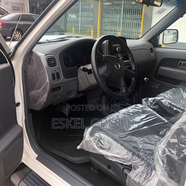 Nissan Hardbody Pick Up for Rent Come With a Driver · Photo 3