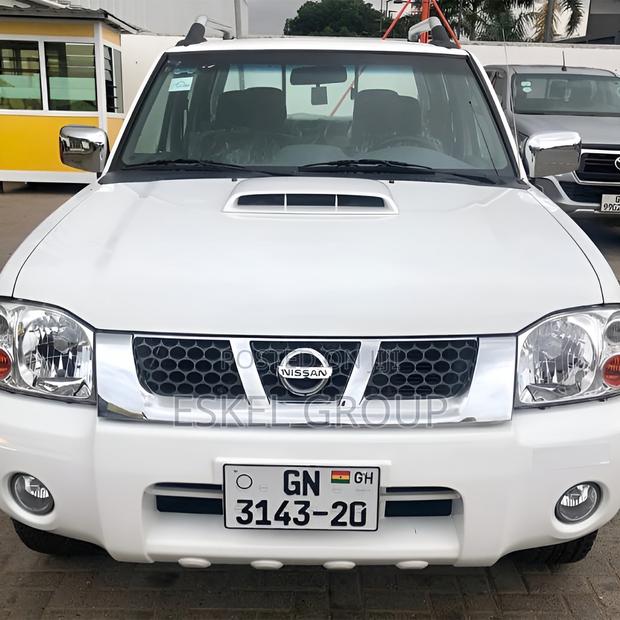 Nissan Hardbody Pick Up for Rent Come With a Driver · Photo 5
