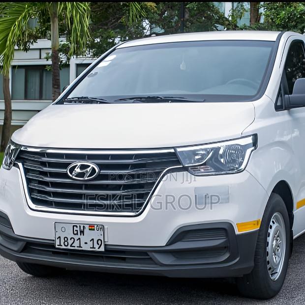 Hyundai H1 for Rent Come With a Driver · Photo 4