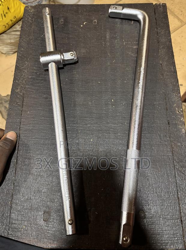 12" Socket and Sliding Bar. · Photo 3