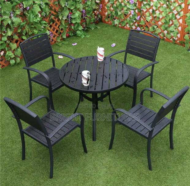 High Quality Leisure Portable Round Garden Coffee Table · Photo 1