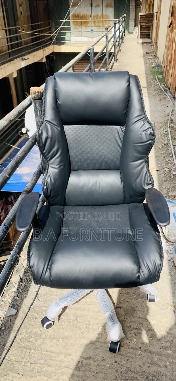 Office Chair— Leather · Photo 1