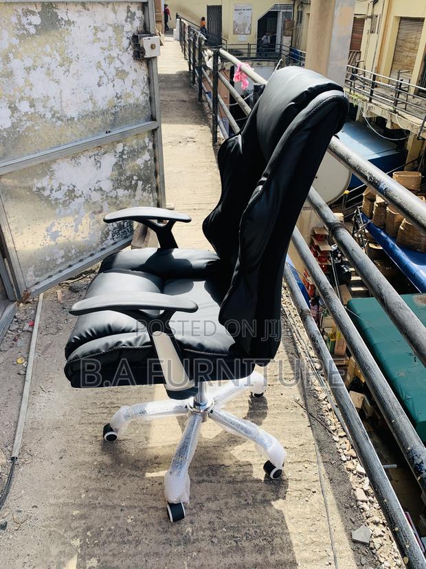 Office Chair— Leather · Photo 3