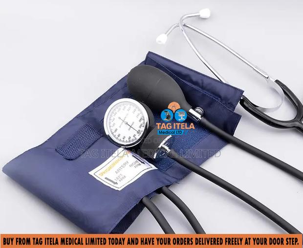 Aneroid Sphyg With Stethoscope (Adult) · Photo 1