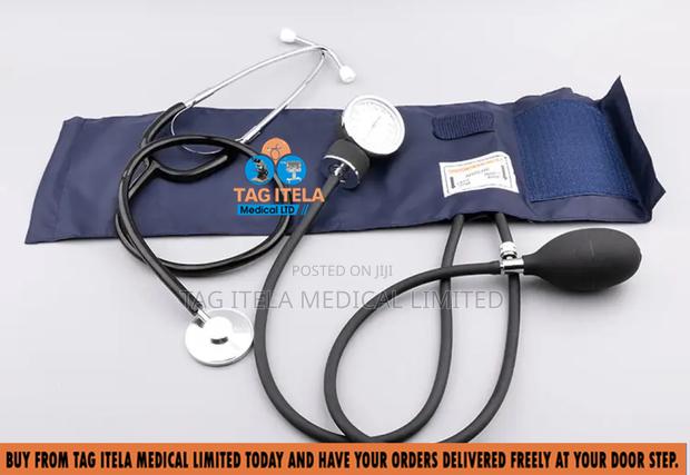Aneroid Sphyg With Stethoscope (Adult) · Photo 2