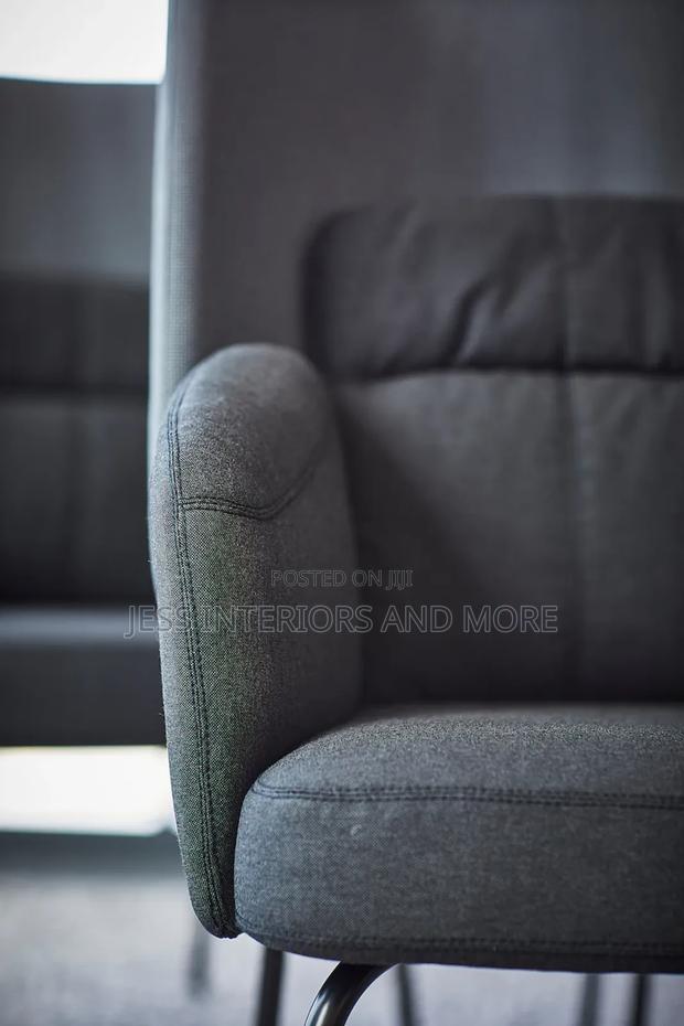 Armchair (Grey) · Photo 2