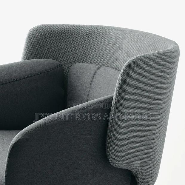 Armchair (Grey) · Photo 3