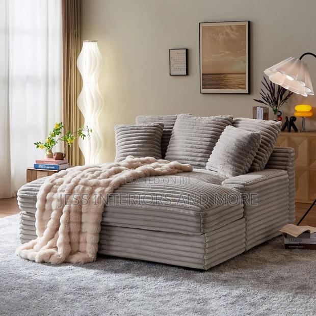 Super Sized Sleeper Sofa/Sofa Bed · Photo 2