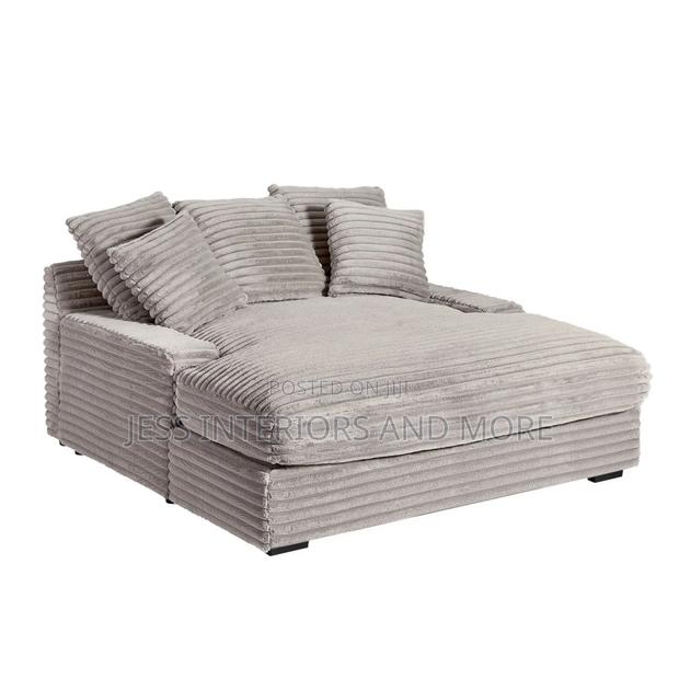 Super Sized Sleeper Sofa/Sofa Bed · Photo 4
