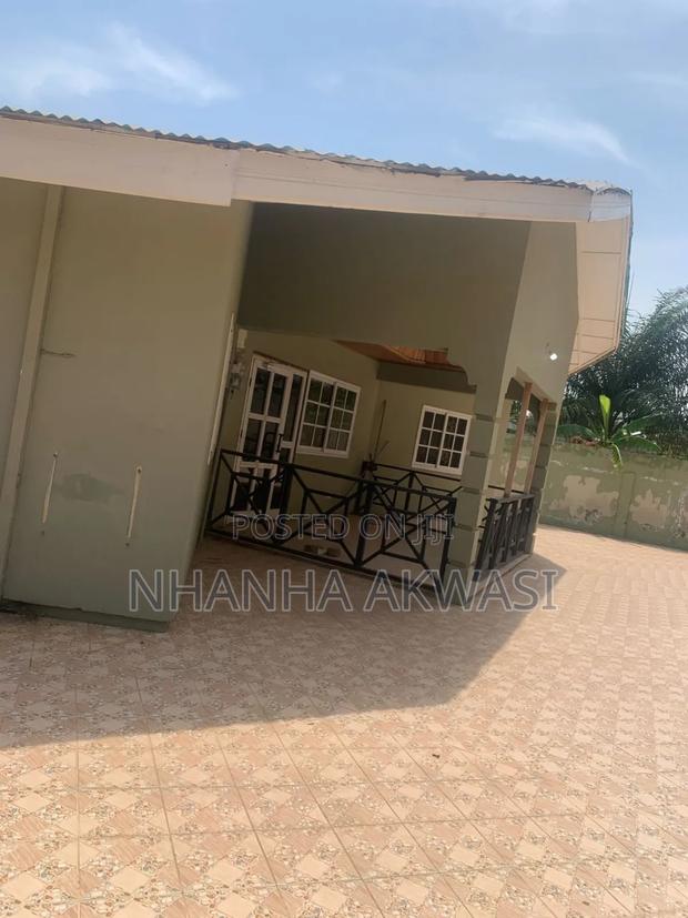 3bdrm Apartment in Lashibi, Tema Metropolitan for rent · Photo 1