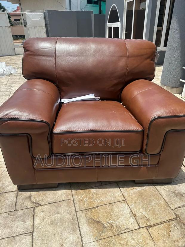 Myars 91" Leather Sofa · Photo 3