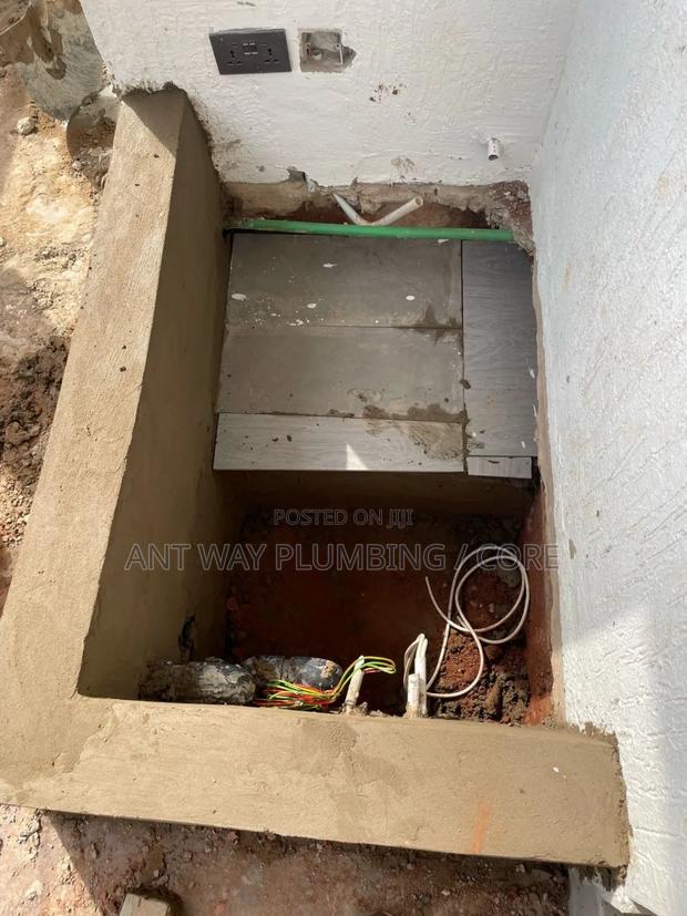 Professional Swimming Pool Plumbers · Photo 3