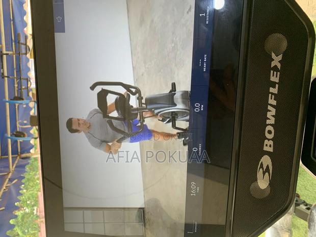 Bowflex Elliptical Tablet Screen 150kg · Photo 5