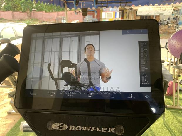 Bowflex Elliptical Tablet Screen 150kg · Photo 4