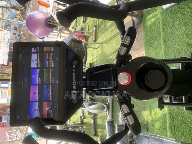 Bowflex Elliptical Tablet Screen 150kg · Photo 1