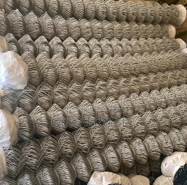 Chainlink Mesh · Photo 4