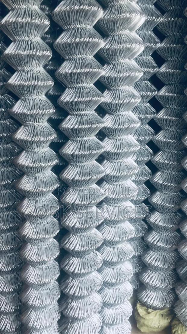 Chainlink Mesh · Photo 6