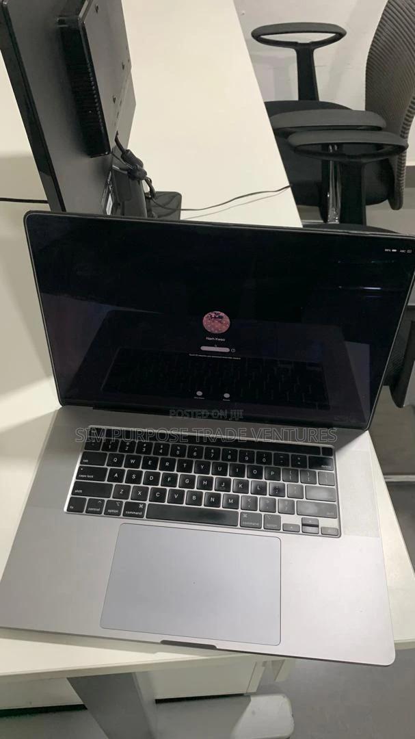 Laptop Apple MacBook Pro 2019 16GB Intel Core i7 SSD 500GB · Photo 2