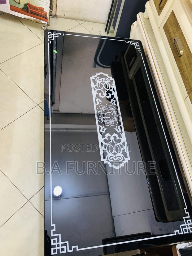 Executive Glass Center Table Big Size · Photo 2