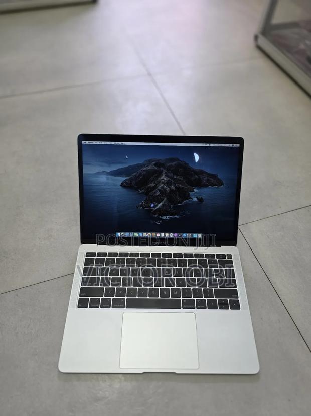 Laptop Apple MacBook Air 2019 8GB Intel Core I5 SSD 128GB · Photo 1