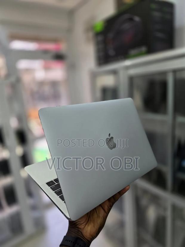 Laptop Apple MacBook Air 2019 8GB Intel Core I5 SSD 128GB · Photo 3