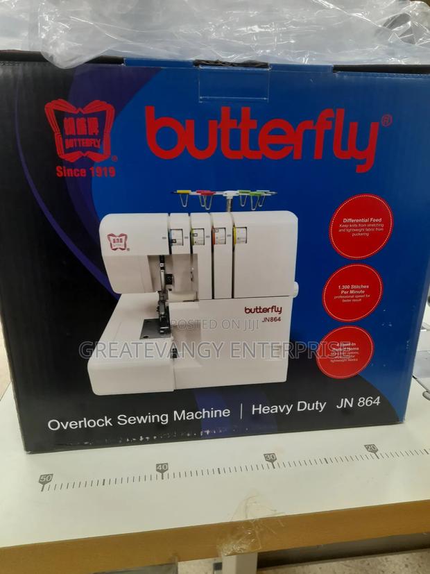 Brandnew 4 Thread Knitting Machine Selling · Photo 2