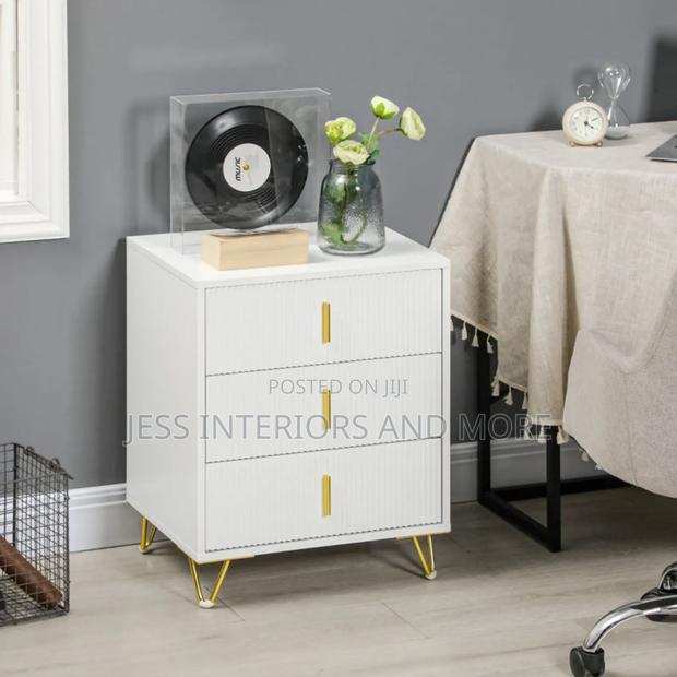 3 Drawer Bedside Table · Photo 1