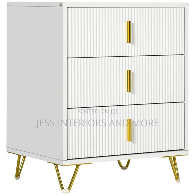 3 Drawer Bedside Table · Photo 2