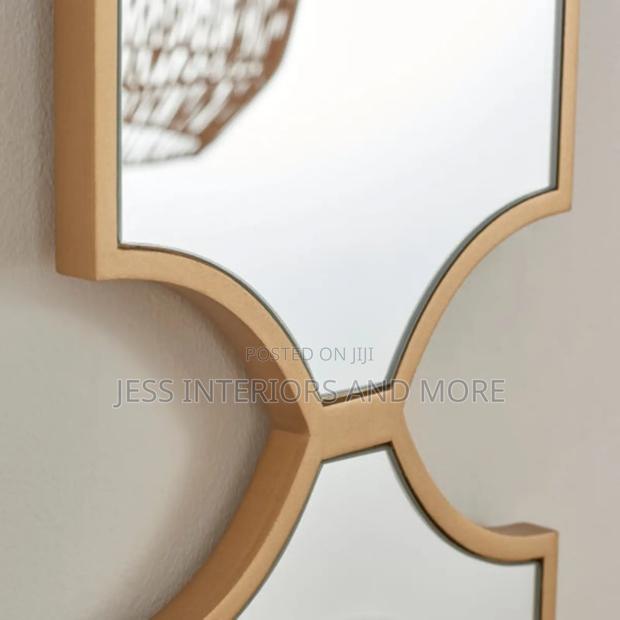 Panel Wall Mirror · Photo 2