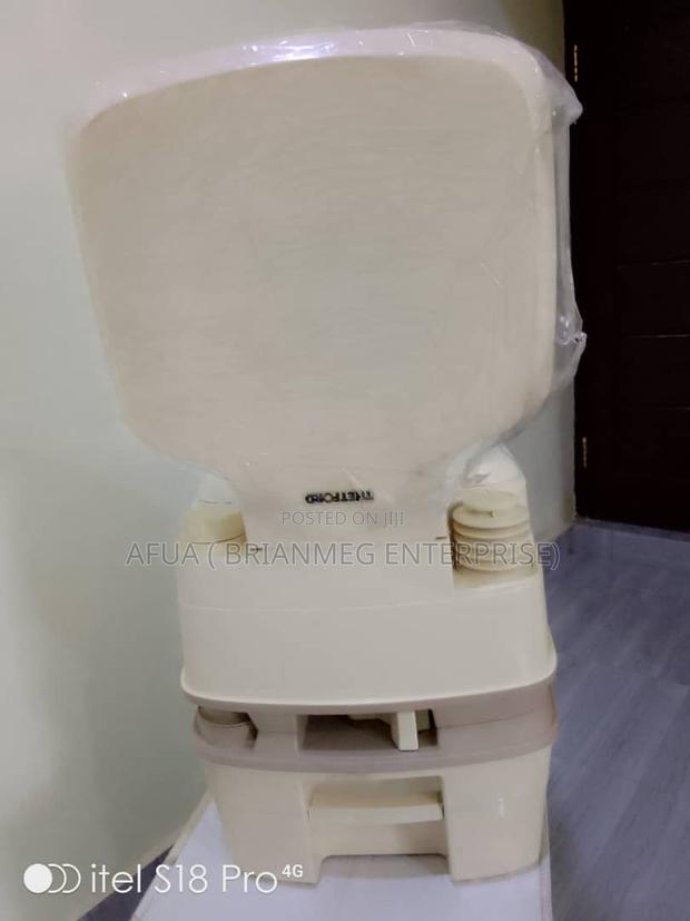 Thetford Porta Potty, Portable Toilet · Photo 4