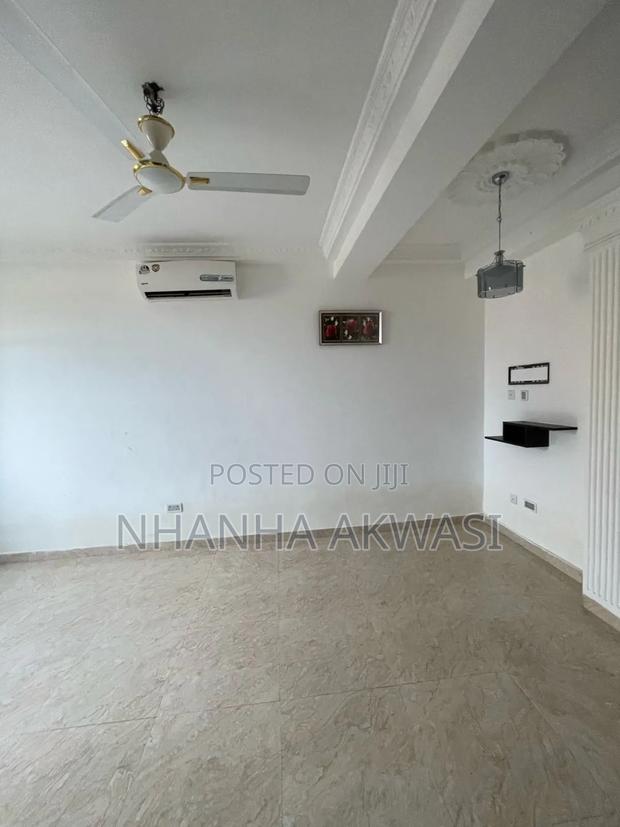 3bdrm Apartment in Sakumono, Tema Metropolitan for rent · Photo 3