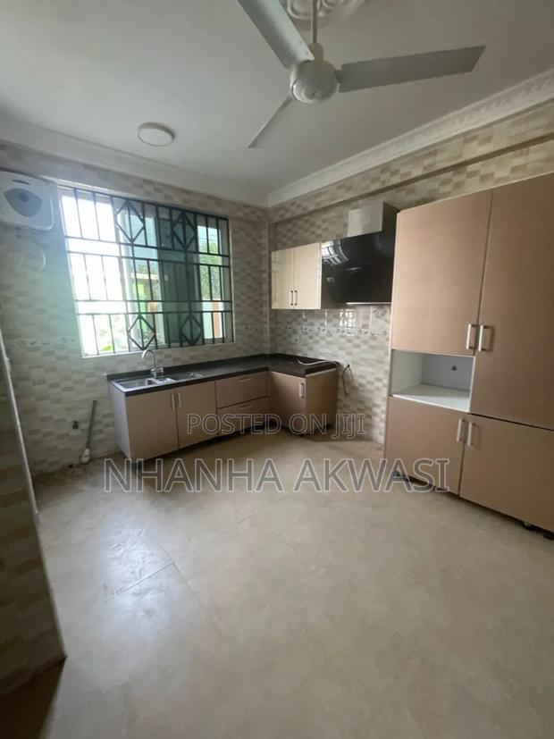 3bdrm Apartment in Sakumono, Tema Metropolitan for rent · Photo 4