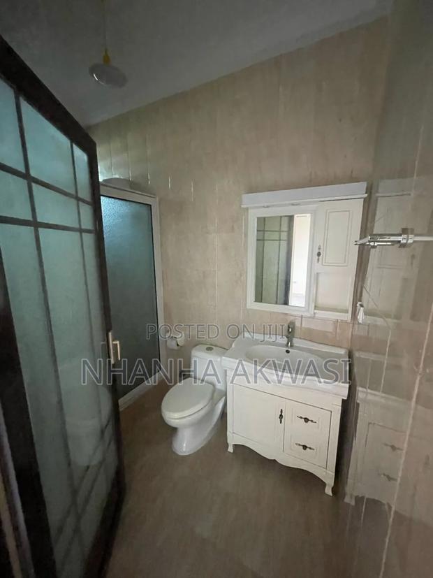 3bdrm Apartment in Sakumono, Tema Metropolitan for rent · Photo 7
