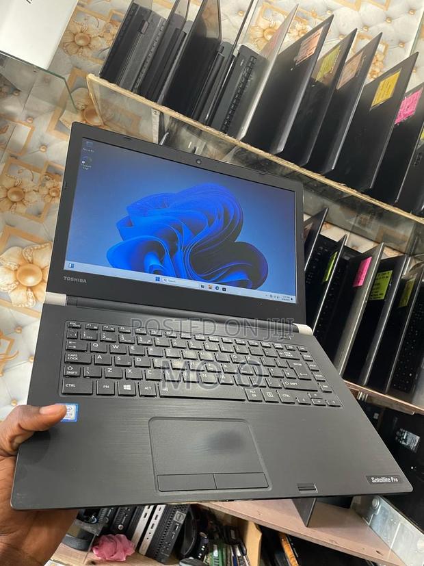 Laptop Toshiba Satellite Pro C650 8GB Intel Core i5 SSD 256GB · Photo 1