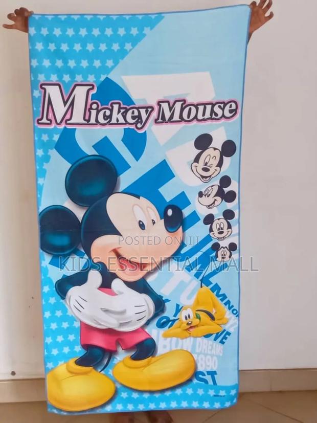 Swimming Towels for Kids With Cartoons Christmas · Photo 1