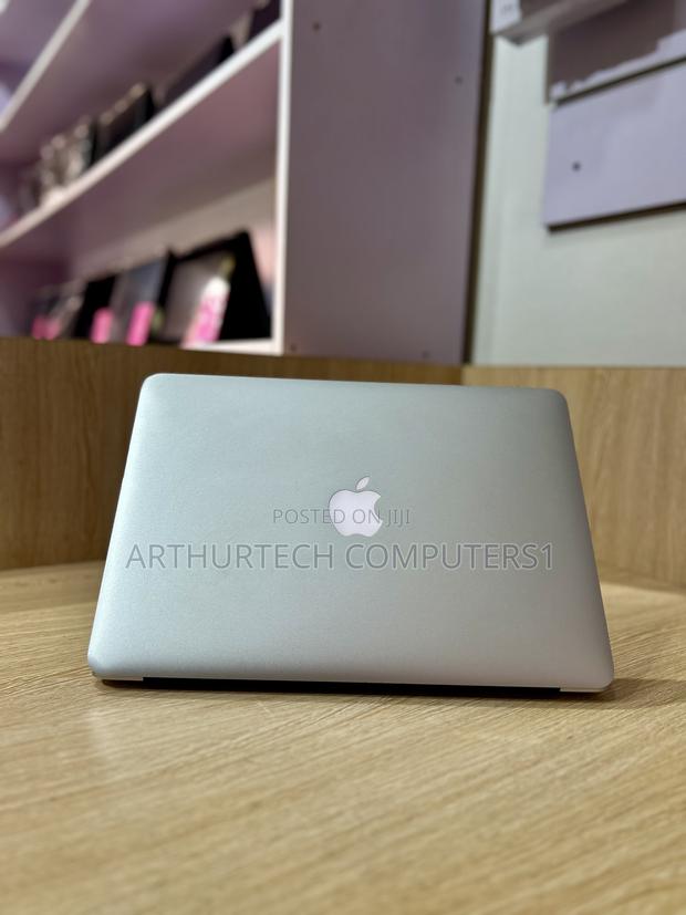 Laptop Apple MacBook Air 2015 8GB Intel Core I7 SSD 256GB · Photo 5
