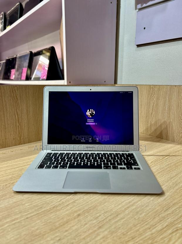 Laptop Apple MacBook Air 2015 8GB Intel Core I7 SSD 256GB · Photo 2