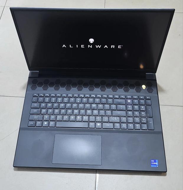 Laptop Dell Alienware M18X 32GB Intel Core I9 SSD 1T · Photo 5