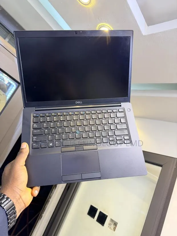 Laptop Dell Latitude 7490 8GB Intel Core i5 SSD 256GB · Photo 1