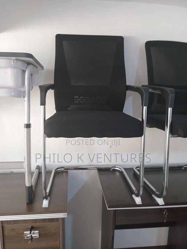 Back Resting Chair · Photo 1