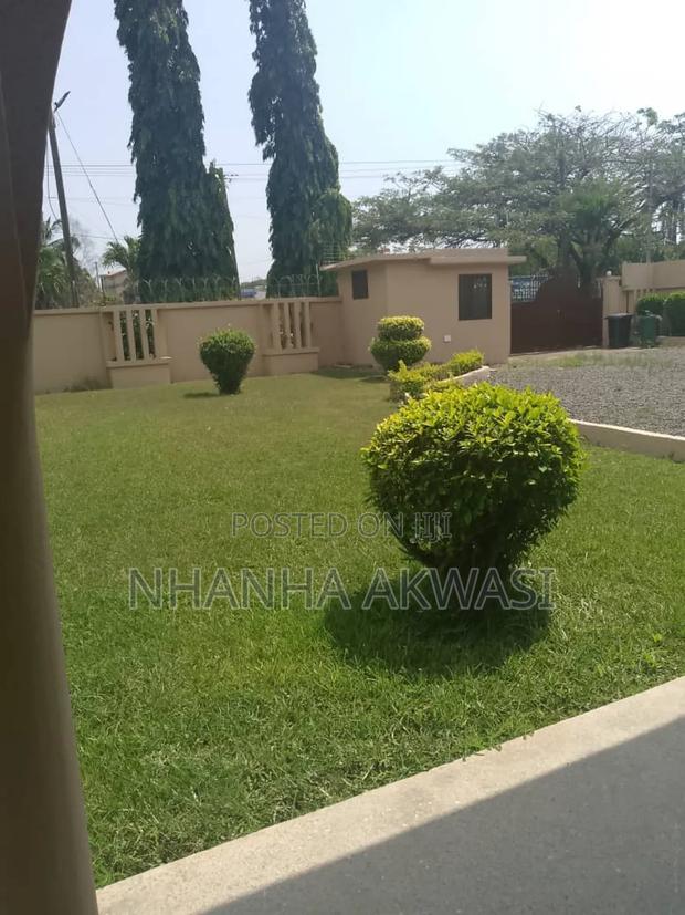 6bdrm House in Teme Community 6, Tema Metropolitan for rent · Photo 2