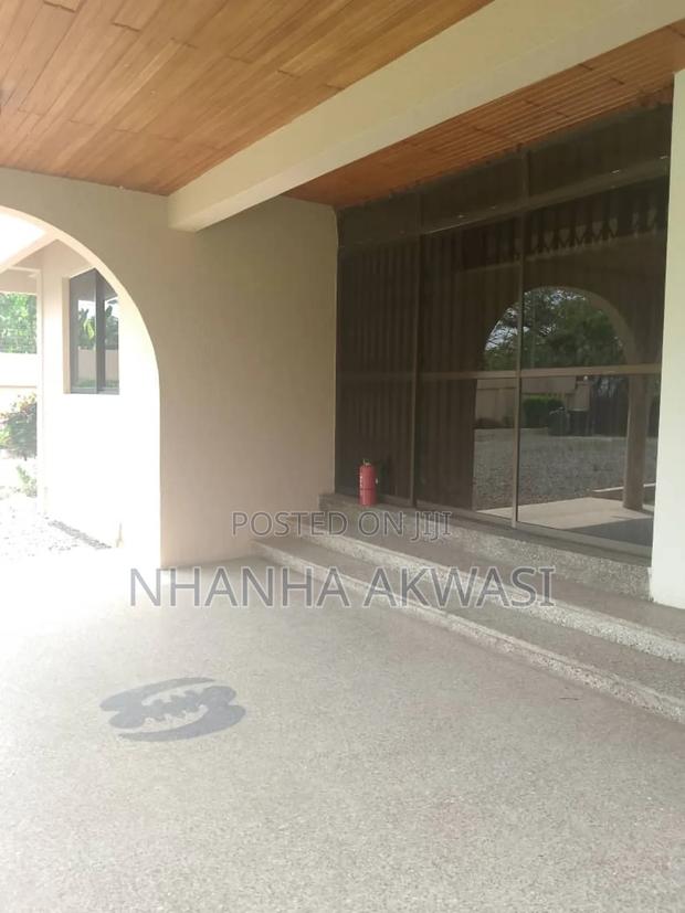 6bdrm House in Teme Community 6, Tema Metropolitan for rent · Photo 3